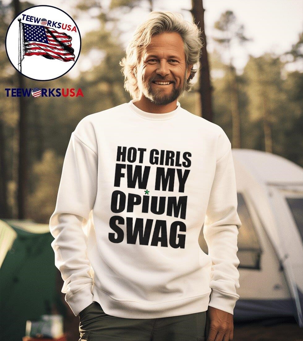 ddim opium y2k GIRLS LOVE MY SWAG Tシャツ Opium Girl T-Shirt | Y2K Shirts Vamp Opium Aesthetic